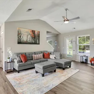 Holiday home Modern And Comfortable For Your Next Stay!, Savannah
